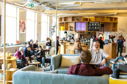 Meeting people at hostels in Europe